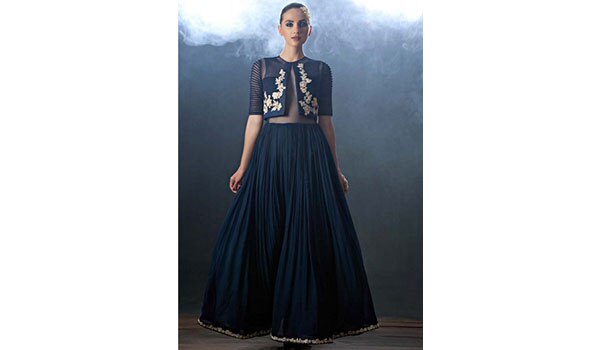 DESIGNER RIDHI MEHRA TELLS YOU WHAT TO WEAR THIS PARTY SEASON