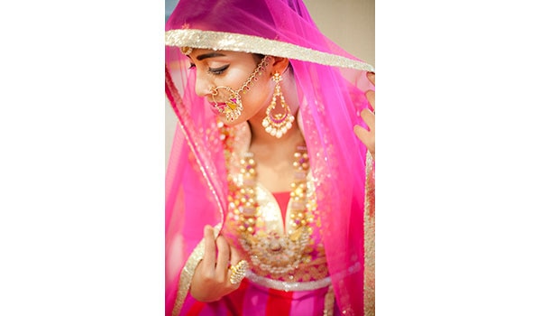 FIND YOUR WEDDING STYLE WITH OUR STUNNING LOOKS