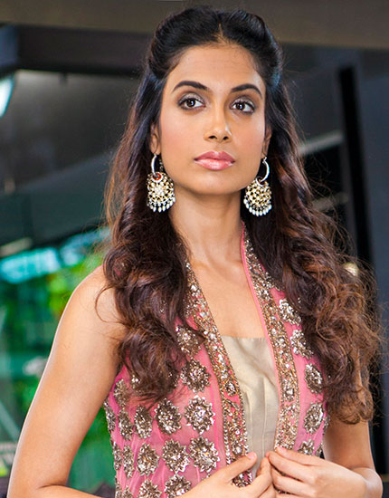 nail cocktail look cory walia sarah jane blush 430x550 nail cocktail look cory walia sarah jane blush 430x550