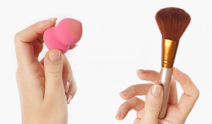 Makeup Brush Versus A Beauty Blender Bebeautiful